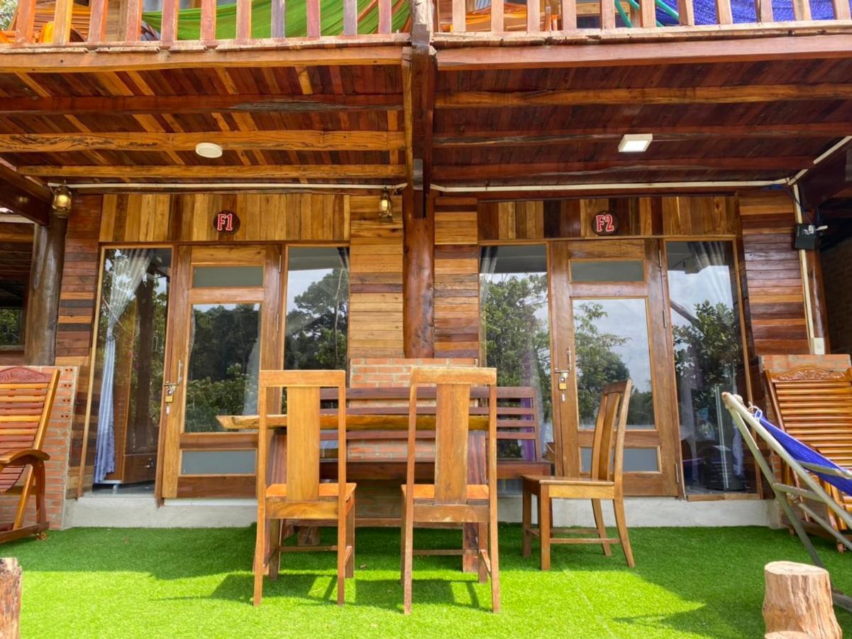 Floor River View Cat Tien Exterior foto